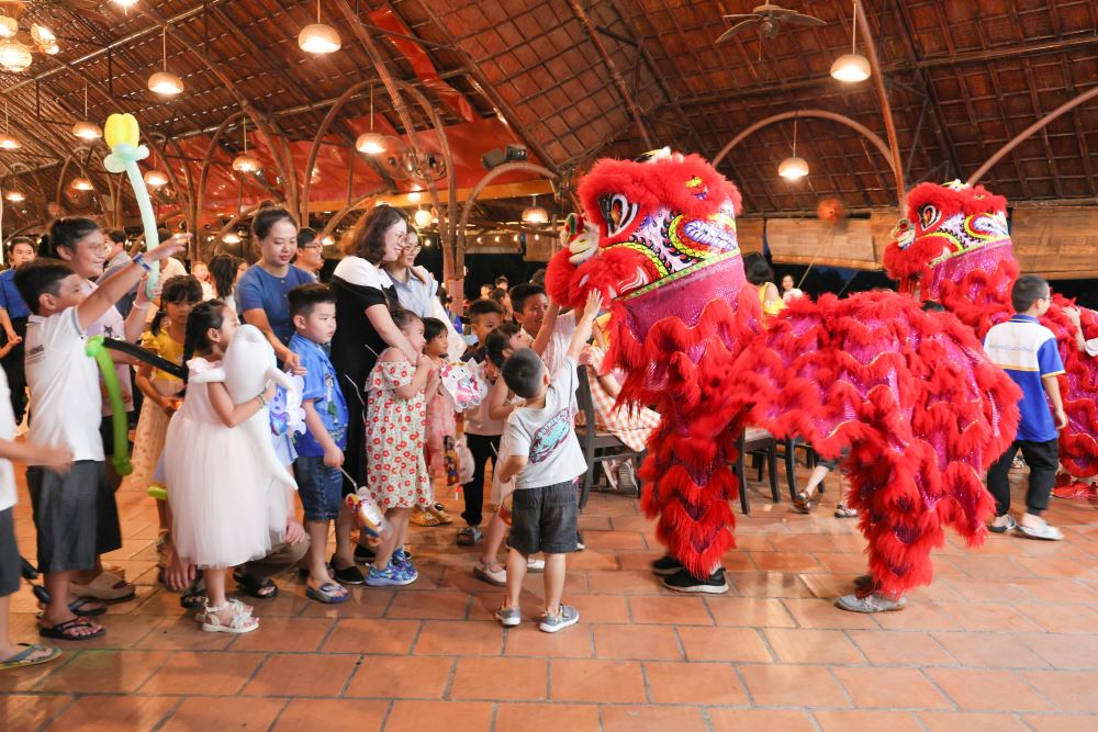 Đêm hội trăng rằm - Kết nối yêu thương