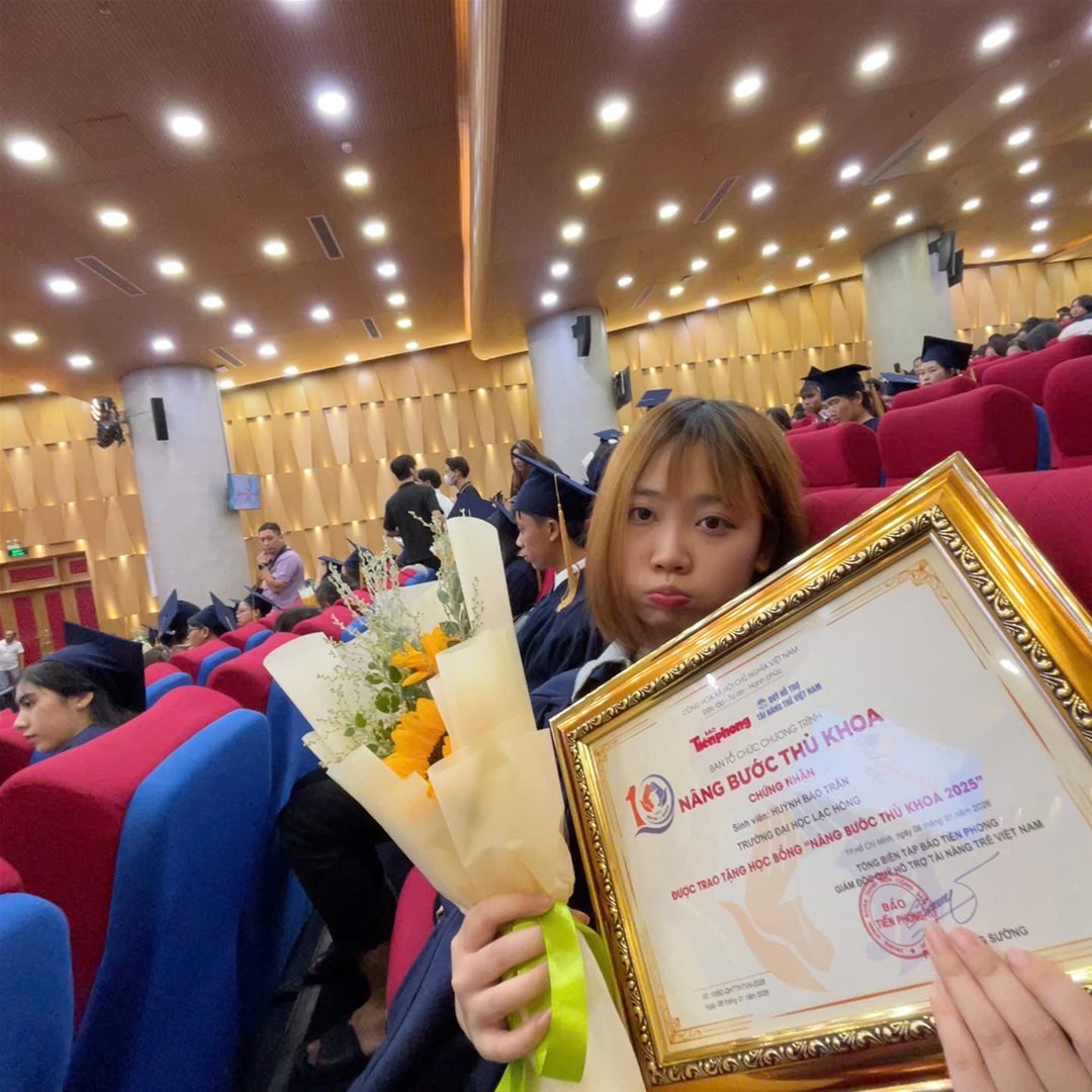 Học bổng Nâng bước thủ khoa 2025 là một học bổng đáng tự hào của Trân.